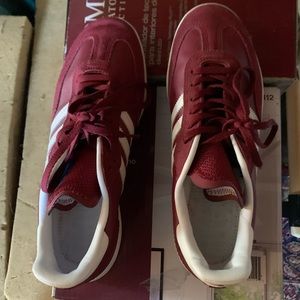 Adidas leather tennis shoes